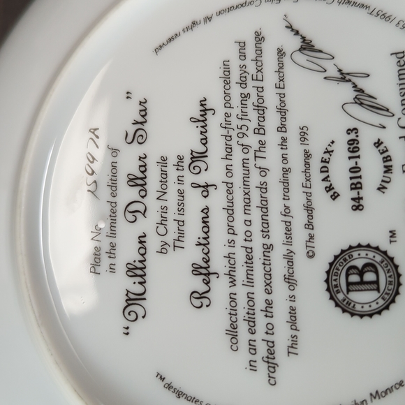 Marilyn Monroe collector plates (1995) - Picture 6 of 8